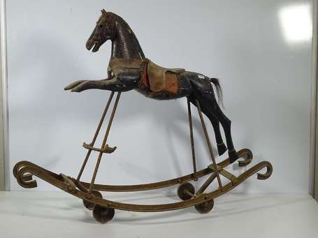 Cheval à bascule et à roulettes -  en bois et  