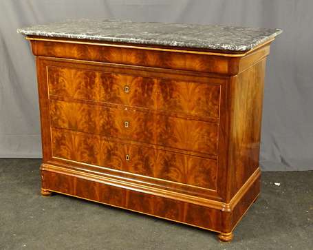 Commode Louis Philippe en placage d'acajou, elle 