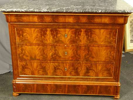 Commode Louis Philippe en placage d'acajou, elle 