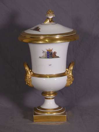 Vase Médicis couvert en porcelaine de Paris blanc 