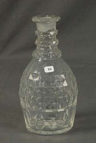 Carafe en cristal de forme balustre taillée de 