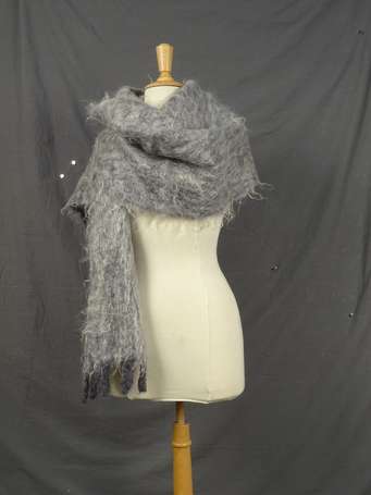 HERMES - Echarpe en mohair gris chiné, finitions 