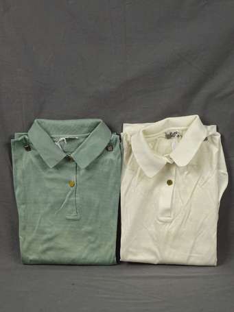 HERMES - Deux polos en jersey de coton, l'un vert,