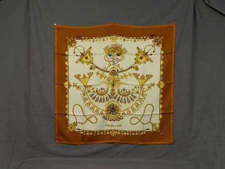 HERMES - Carré en twill de soie Parures des sables