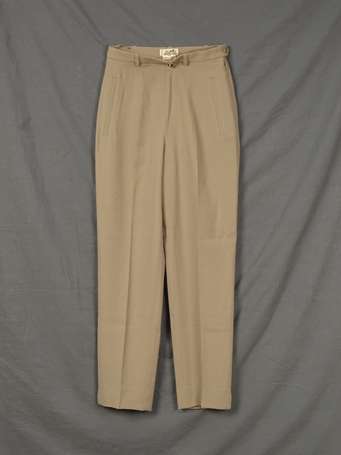 HERMES - Pantalon droit en laine beige, deux 