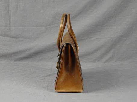HERMES - Sac porté main Drag en box marron, 