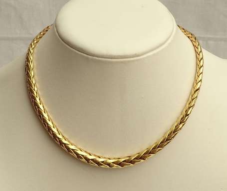 Collier en or jaune 18K (750°/00) maille épi. L. 