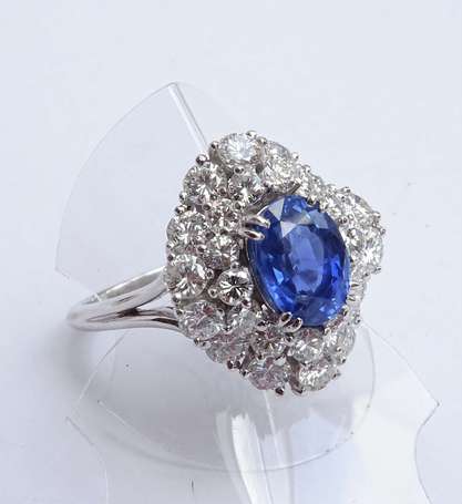 Bague en or blanc 18K (750°/00) sertie griffes 