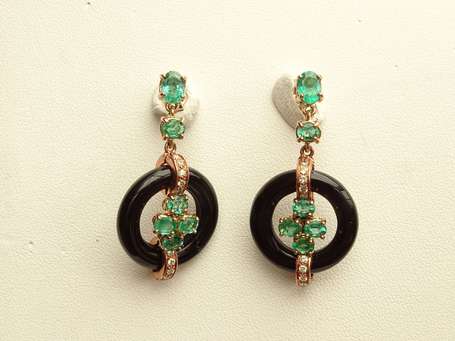 Paire de boucles d'oreilles en or 9K (375°/00) 