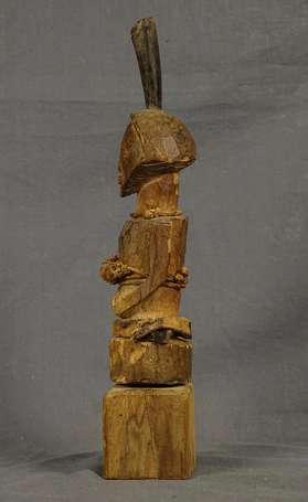 Spectaculaire et ancien buste fétiche en bois dur,