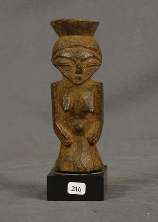 Ancien buste fétiche féminin en bois dur. Une 