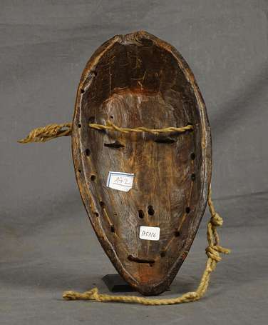 Masquette de style en bois léger. Patine bicolore 