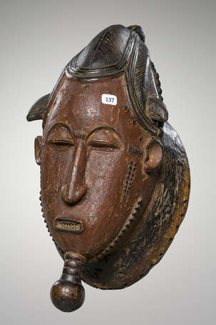 'très ancien et exceptionnel masque en bois dur 