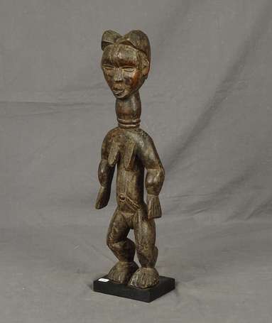 Ancienne statuette votive en bois dur représentant