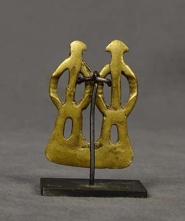 Ancien petit pendentif en bronze à cire perdue 