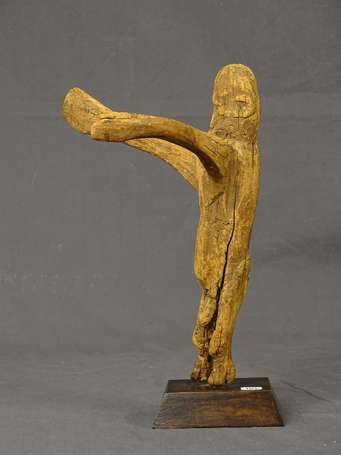 Très ancienne statuette votive en bois dur érodé 