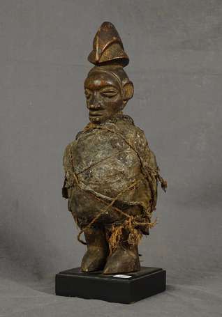 Ancienne statuette de médecine en bois mi-dur avec