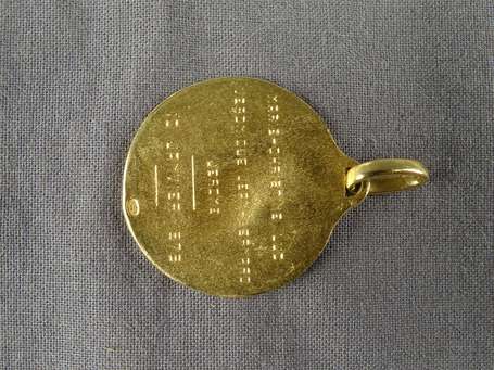 Médaille en or jaune amati 18K (750°/00) à motif 