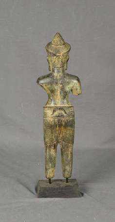 CAMBODGE - Divinité khmère en fer. H. 46 cm, L. 14