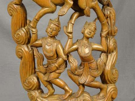 INDONESIE - Sujet en bois exotique à décor d'un 