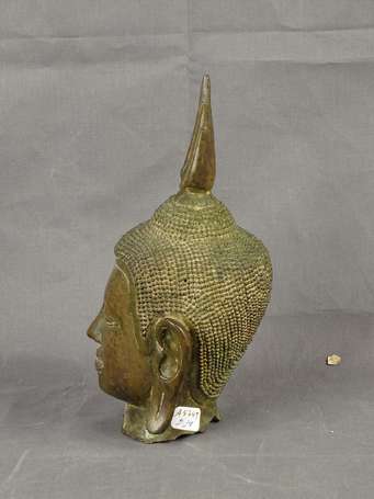 Tête de  Bodhisattva en bronze. Asie du sud-est H.
