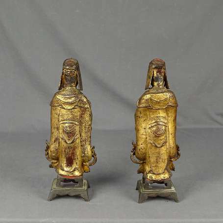 INDOCHINE - Paire de dignitaires en bronze doré. H