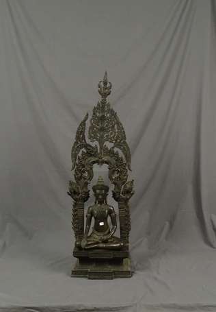 THAILANDE - Bouddha assis en bronze prenant la 