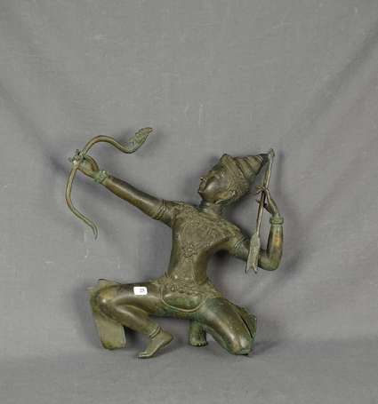 THAILANDE - Archer. Sujet en bronze H. 32 cm, L. 