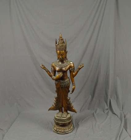 THAILANDE - Bouddha paré en bronze. H. 104 cm, L. 