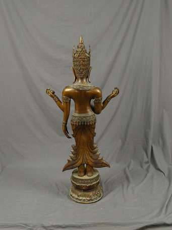 THAILANDE - Bouddha paré en bronze. H. 104 cm, L. 