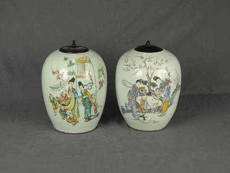 CHINE - Deux pots à gingembre en porcelaine à 