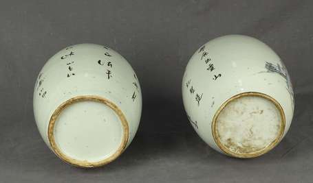 CHINE - Deux pots à gingembre en porcelaine à 