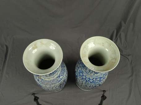 CHINE DU SUD - Paire de vases en porcelaine bleu 