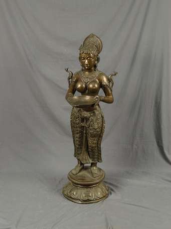 INDE - Déesse hindoue. Sujet en bronze. H. 88 cm, 