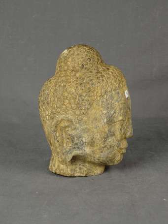 CHINE - Tête en pierre H. 17 cm, L. 24 cm (manque 