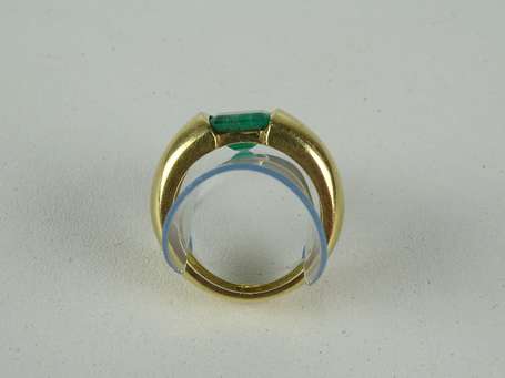 Bague en or jaune 18K (750°/00) montée d'une 