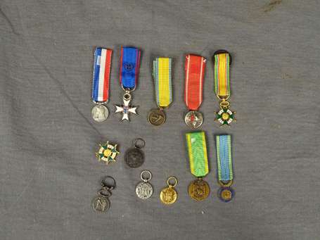Mini-lot de 12 médailles sans ruban