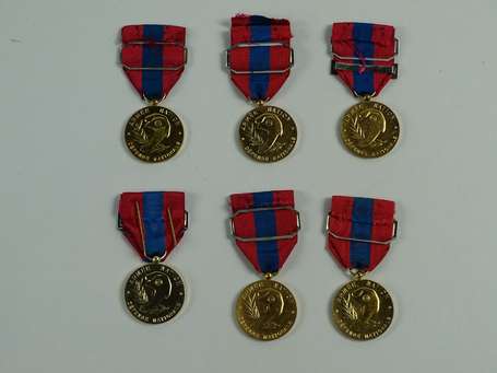 Mil - Défense nationale - 8 médailles