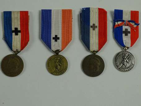 Mil - 4 médailles souvenir francais