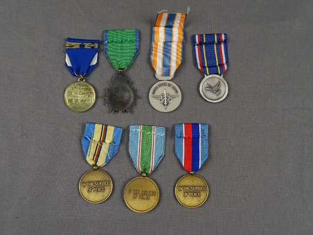 US-Moderne - 7 médailles UN et divers