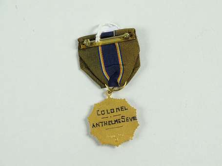 ETR - Etats Unis - 1 médaille  Américan Légion, 