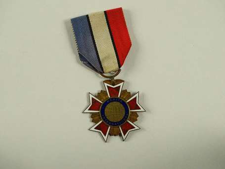 Civ - Médaille du mérite international