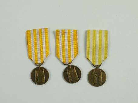 Civ - Trois médailles assistance publique