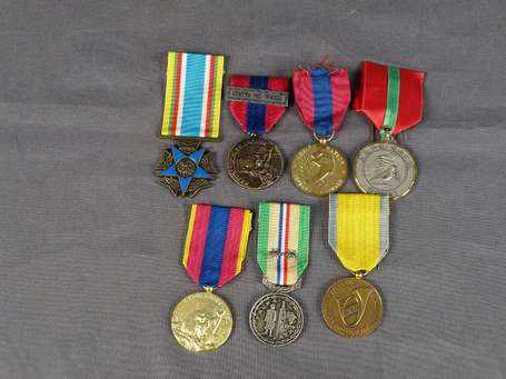 Lot de médailles militaires dont combattant de 