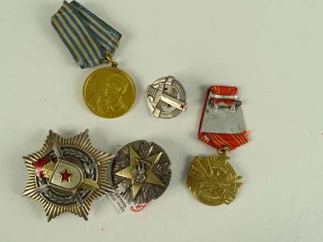 Yougoslavie - Ensemble d'ordres et médailles - 