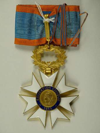 Civ - Médaille de l'éducation civique (1933)  - 