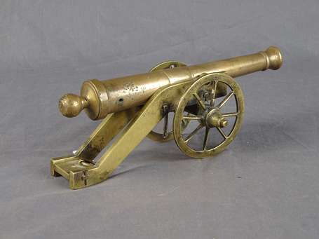 Canon en bronze, longueur totale 30cm , longueur 