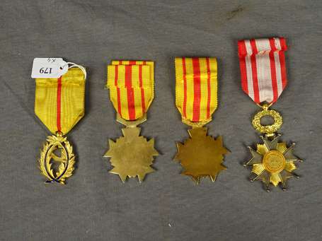 Civ - Lot de 4 médailles dont sur l'honneur du 