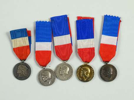 Civ - Lot de 5 médailles dévouement militaire
