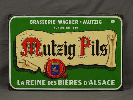 MUTZIG PILS : Plaque émaillée plate à oreilles. 